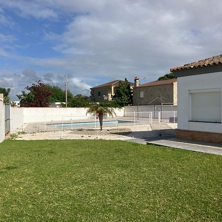 נובו סנקטי פטרי Chalet En Chiclana מראה חיצוני תמונה